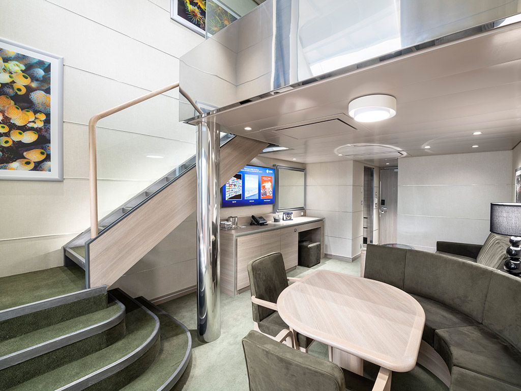 MSC Grandiosa - Zweistöckige Yacht Club Duplex Suite mit Balkon und Whirlpool